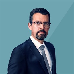 广州白云区山体滑坡现场搜救出第十名被困人员